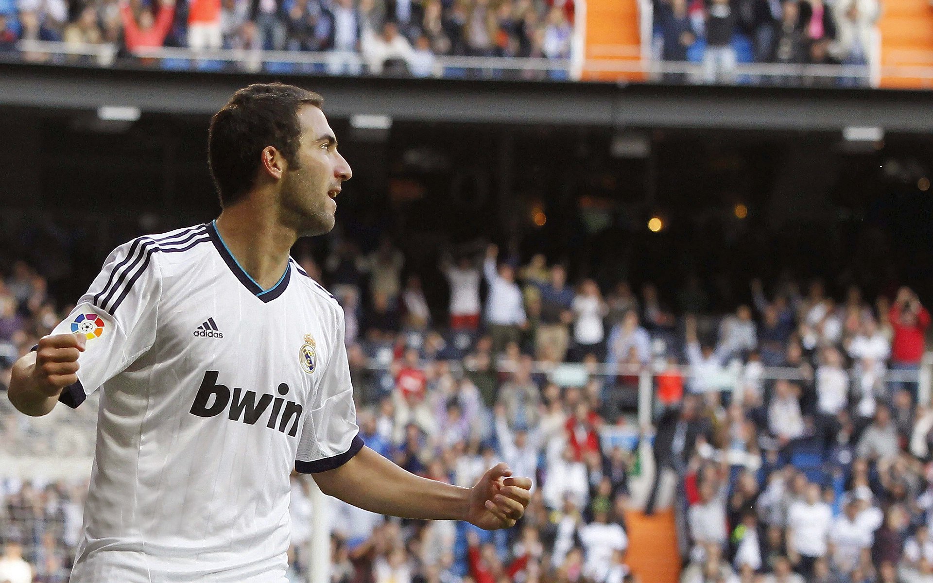 KAIYUNAPP-法国球员赛后鞠躬道歉：对不起球迷，法国球迷哭了