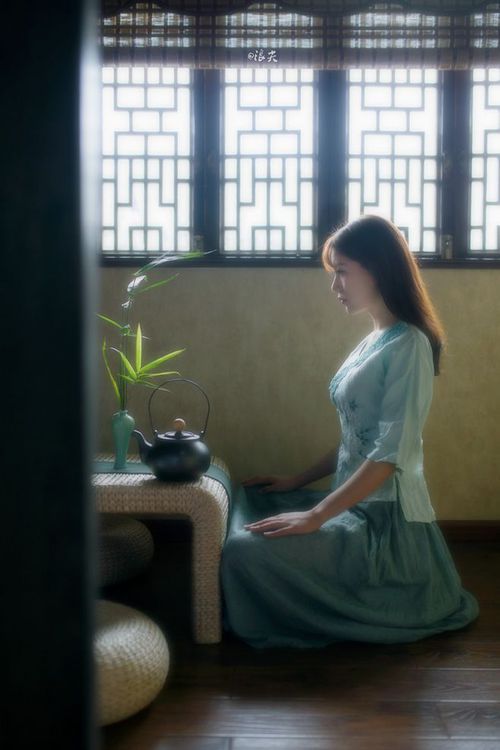 爵士在主场迎来关键胜利，米切尔全场比赛表现出色！，爵士米切尔打什么位置