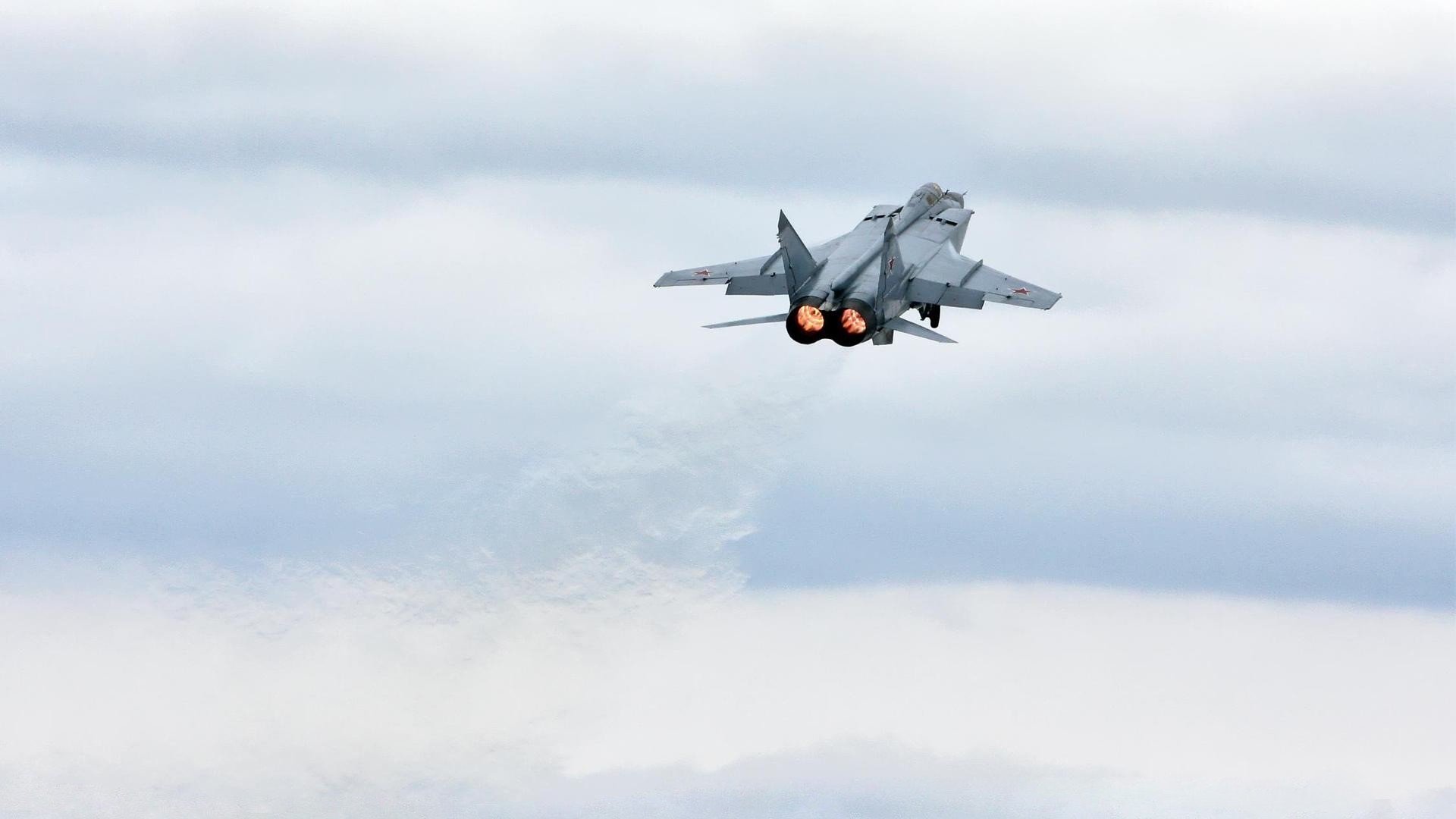 勇士核心合同变动影响战术布局，勇士的核心