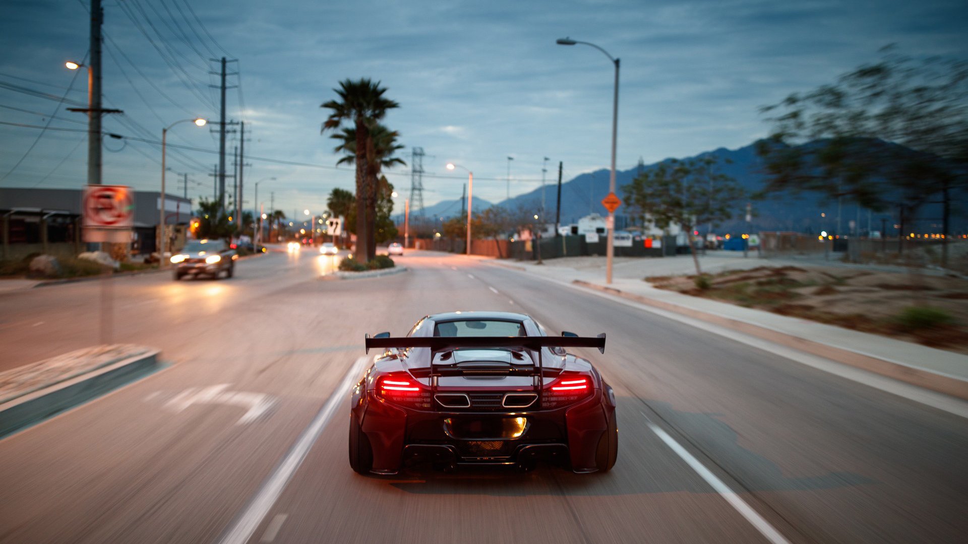 巴雷特：在进攻和防守的交界处，他为全黑队提供坚实支撑